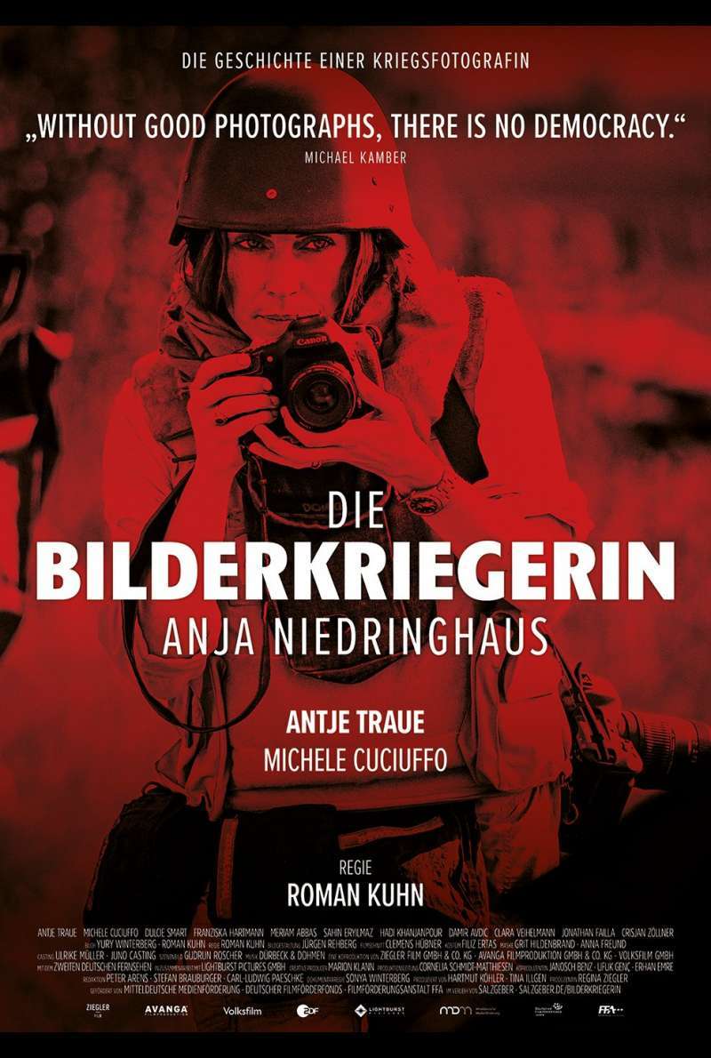 Filmstill zu Die Bilderkriegerin - Anja Niedringhaus (2022) von Roman Kuhn