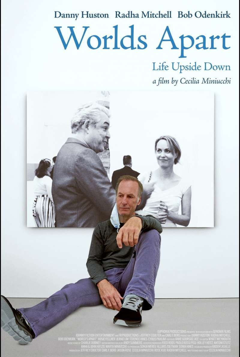 Filmstill zu Worlds Apart: Life Upside-Down (2022) von Cecilia Miniucchi