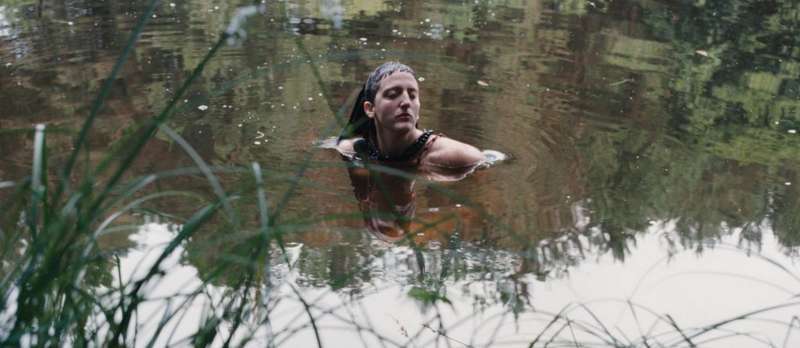 Filmstill zu Camping du Lac (2023) von Éléonore Saintagnan